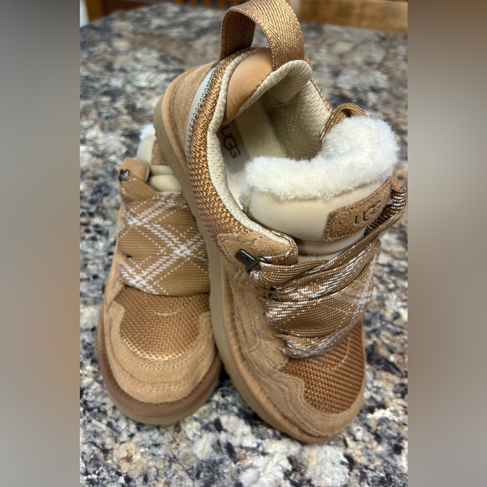 Ugg Lowmel chestnut women’s 7